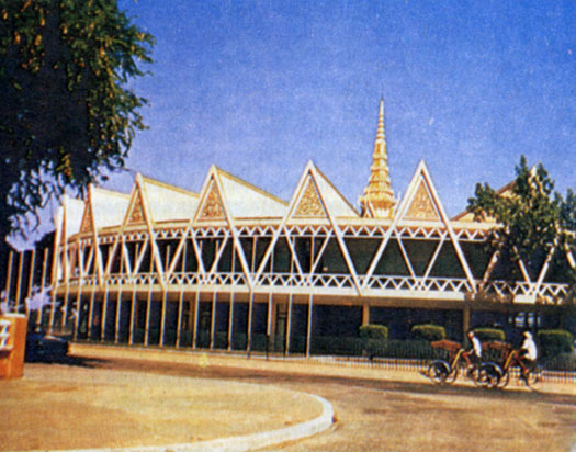 Здание бывшего национального театра (снимок сделан до 1970 г.)