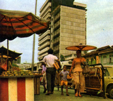 Одна из улиц Куала-Лумпура
