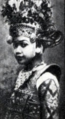 Юная балийская танцовщица