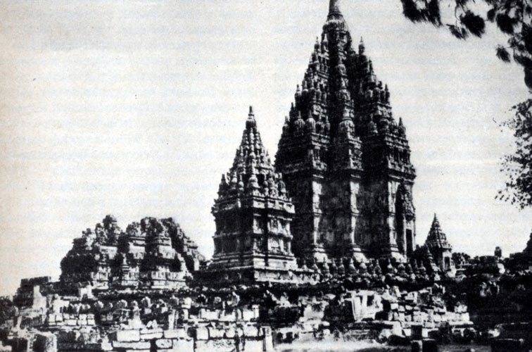 Индуистский архитектурно - храмовый комплекс Прамбанан