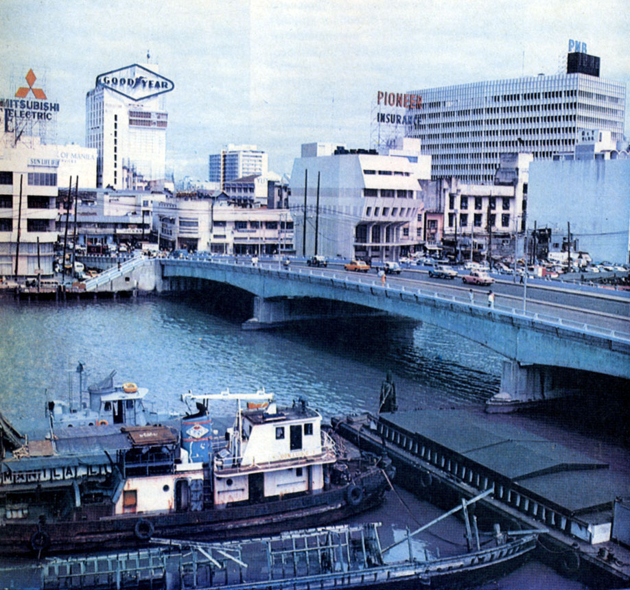 Манила. Мост через реку Пасиг